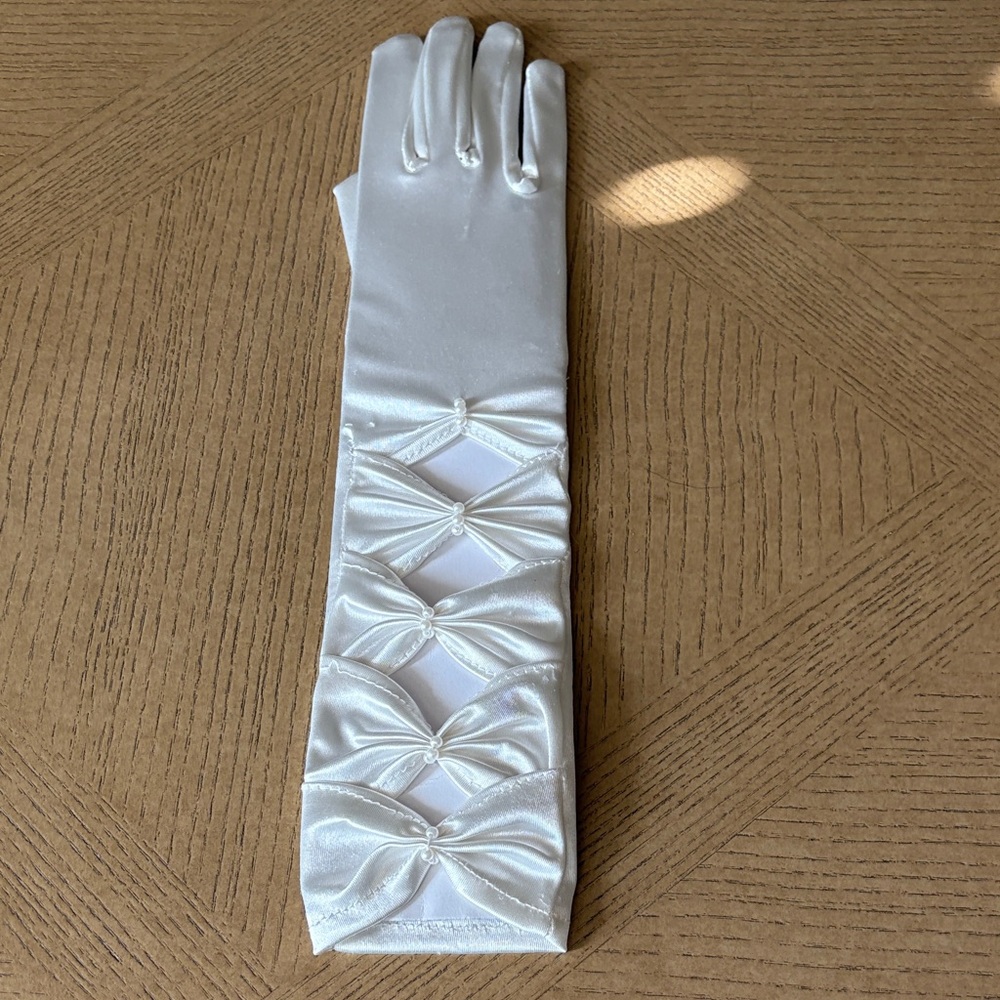Elegant White Satin Gloves